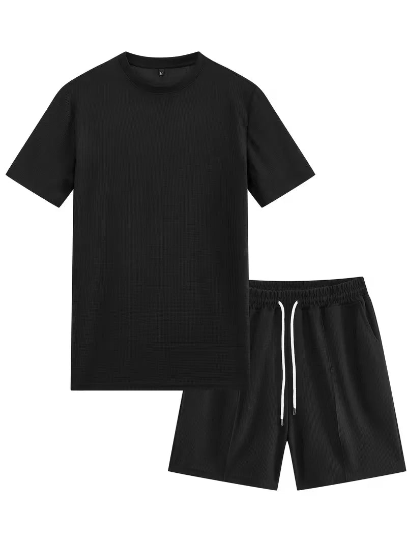 Casual heren zomerkledingset: lichte stof, ideaal voor strand of vrije tijd. T-shirt & shorts.