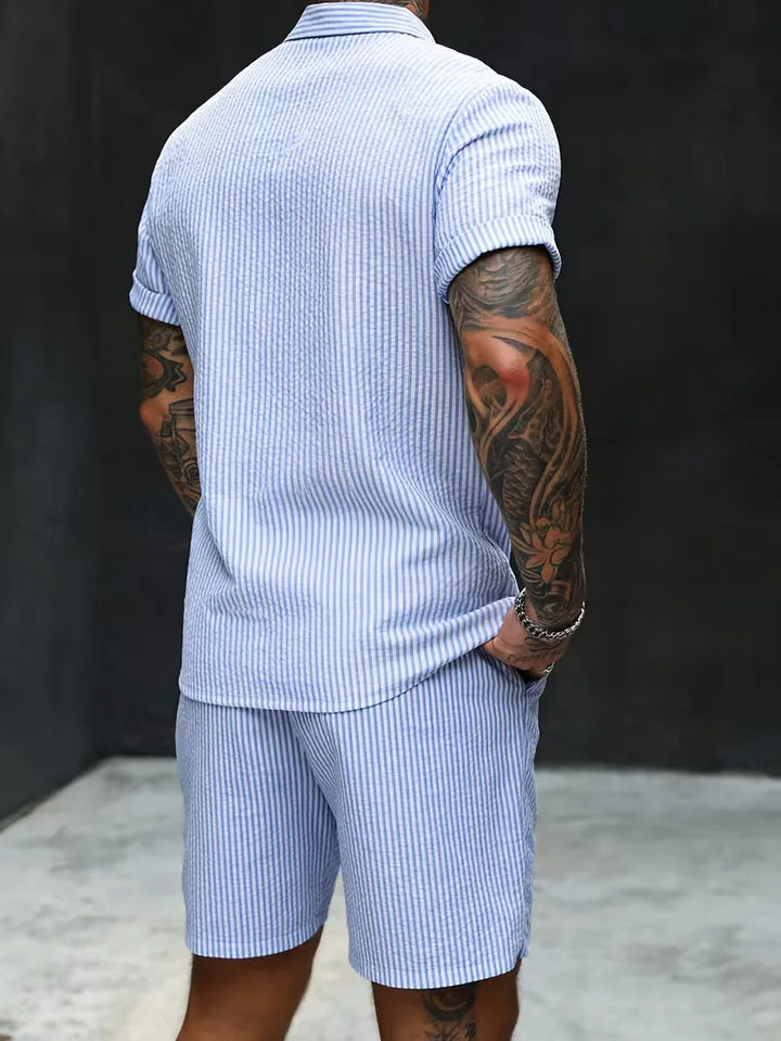 Heren casual zomer kledingset met korte mouwen, ideaal voor strand of vrije tijd. Ademend en comfortabel.