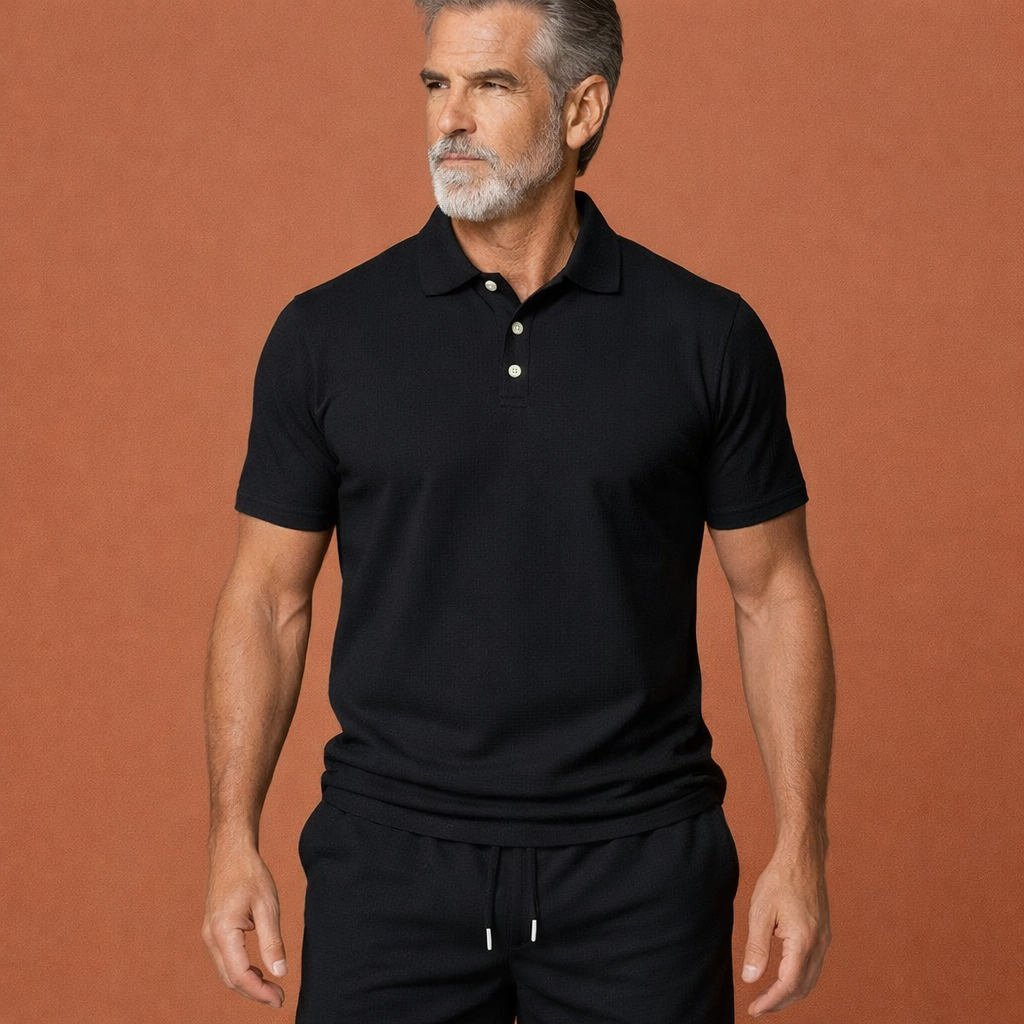 Stijlvolle heren tweedelige zomerset: casual polo met korte mouwen en bijpassende shorts, perfect voor zomerse dagen.