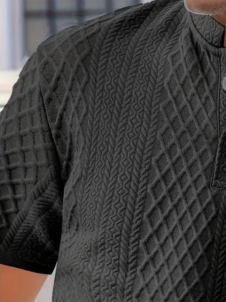 Stijlvolle heren zomerset wit met subtiel jacquard patroon en korte broek.