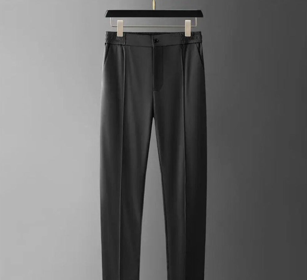 Comfortabele heren pantalon van linnen, onderdeel van de tweedelige set, ideaal voor de zomer.