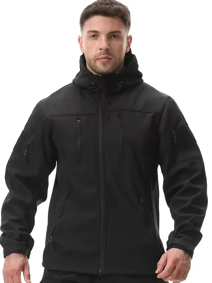 Stijlvolle en functionele heren parka, geschikt voor koude herfst- en winterdagen.