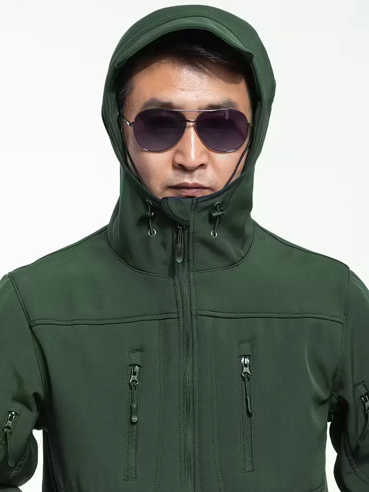 Essentiële heren winterjas, stijlvol en warm, voor de moderne, bewuste man.