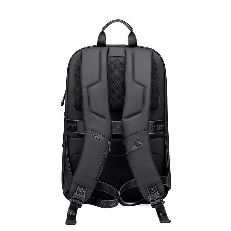 Heren multifunctionele rugzak met anti-diefstal en waterdichte eigenschappen. Ideaal voor laptop en reizen.