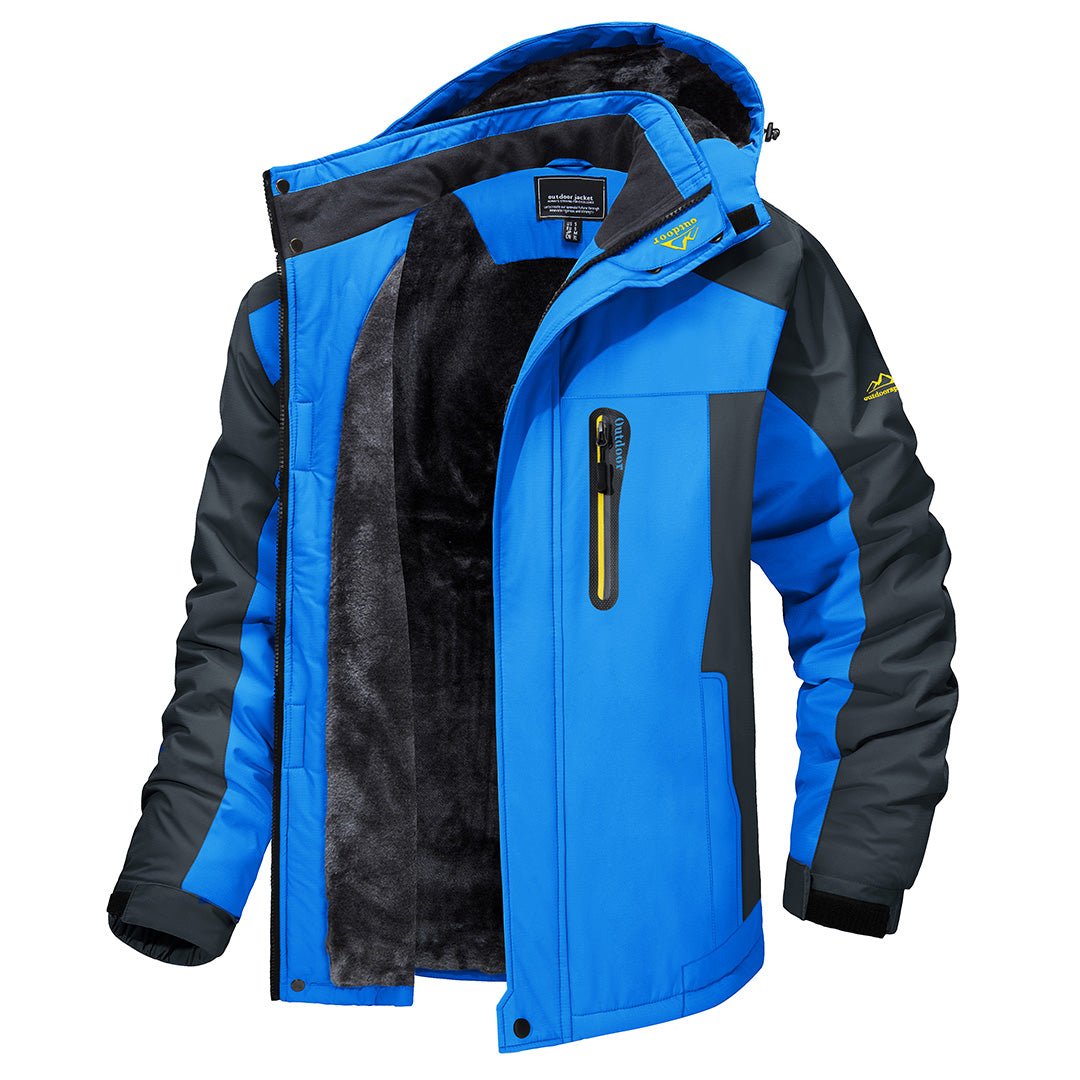 Model draagt de Nordfall heren regenjas, een stijlvolle en functionele keuze voor wandel- en outdoor kleding.