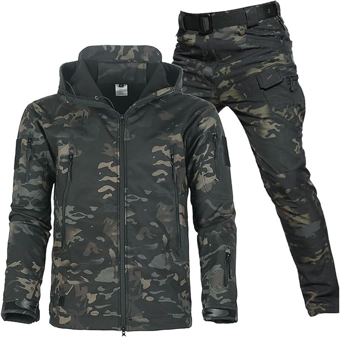 Winddichte en waterdichte heren outdoor set. Biedt optimale bescherming en comfort voor elk mid-season avontuur.