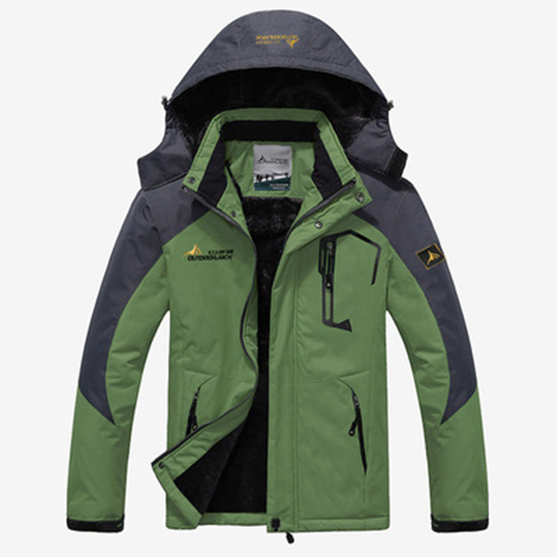 Dichtbij detail van de robuuste waterdichte stof van een heren winterparka met capuchon.