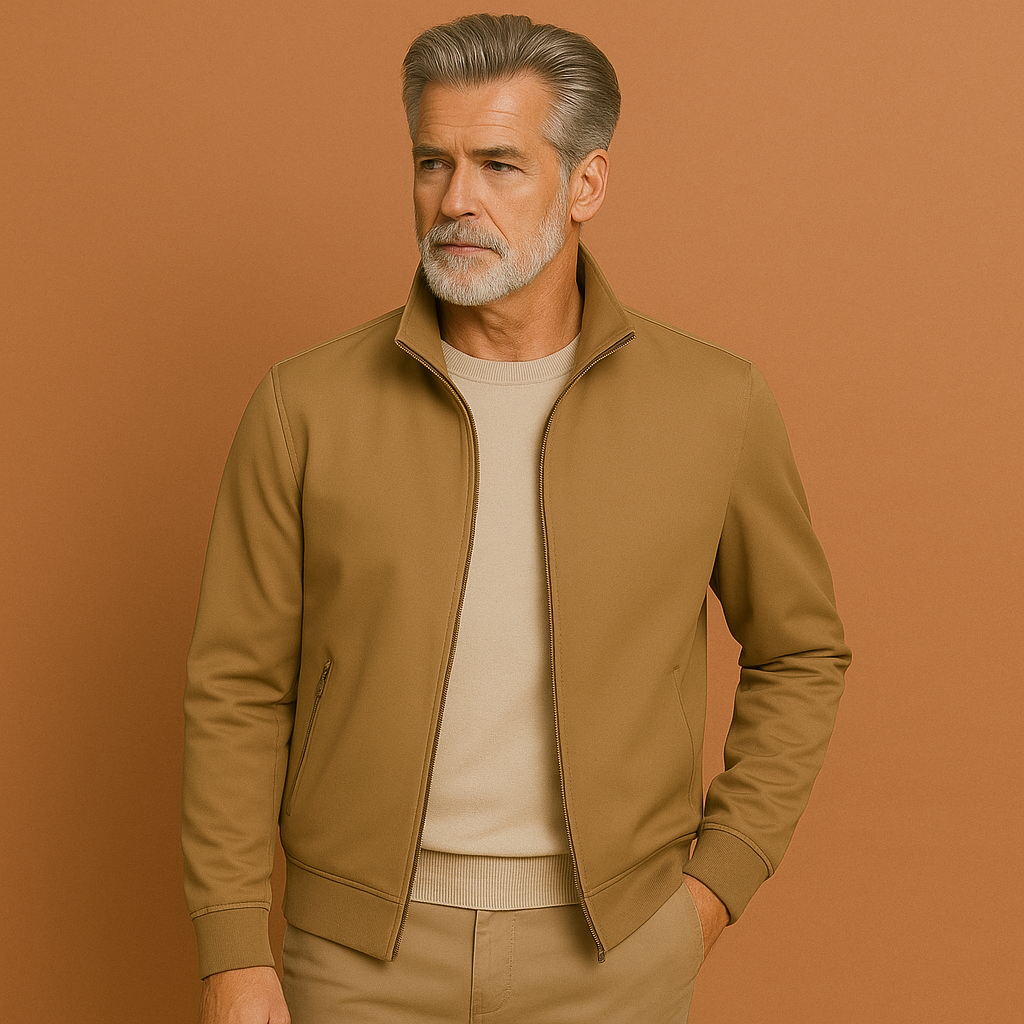 Moderne heren winddichte jas in khaki of grijs. Veelzijdige overgangsjas met elegante casual stijl.