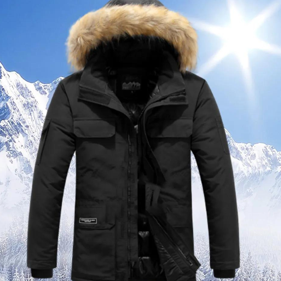 Weerbestendige heren winterjas met warme capuchon, perfect voor buiten bij koud weer.