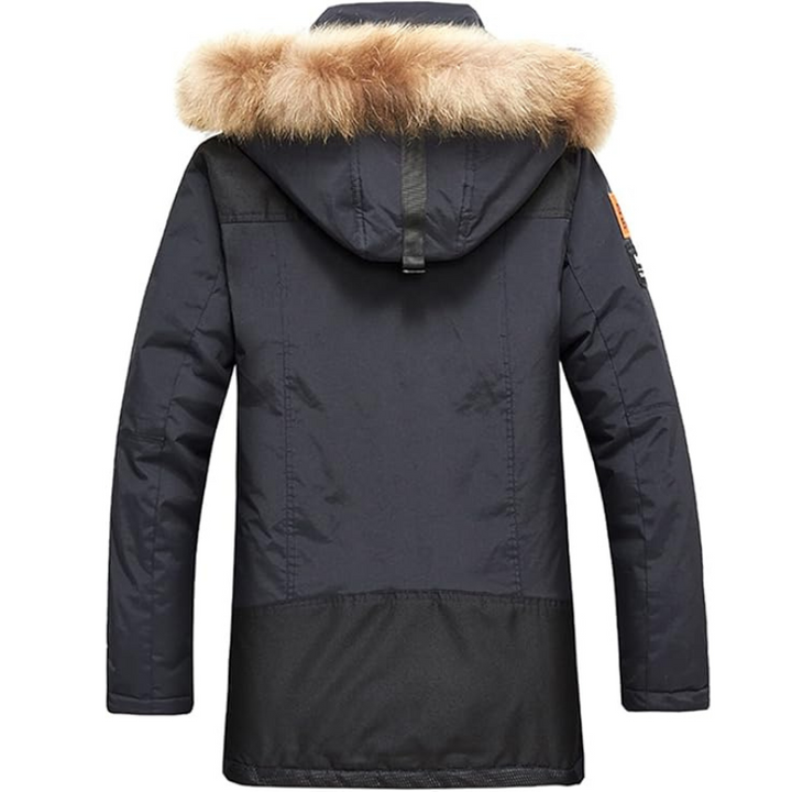 Luxe heren winterjas type parka, met capuchon, biedt warmte en weerstand tegen wind en regen.