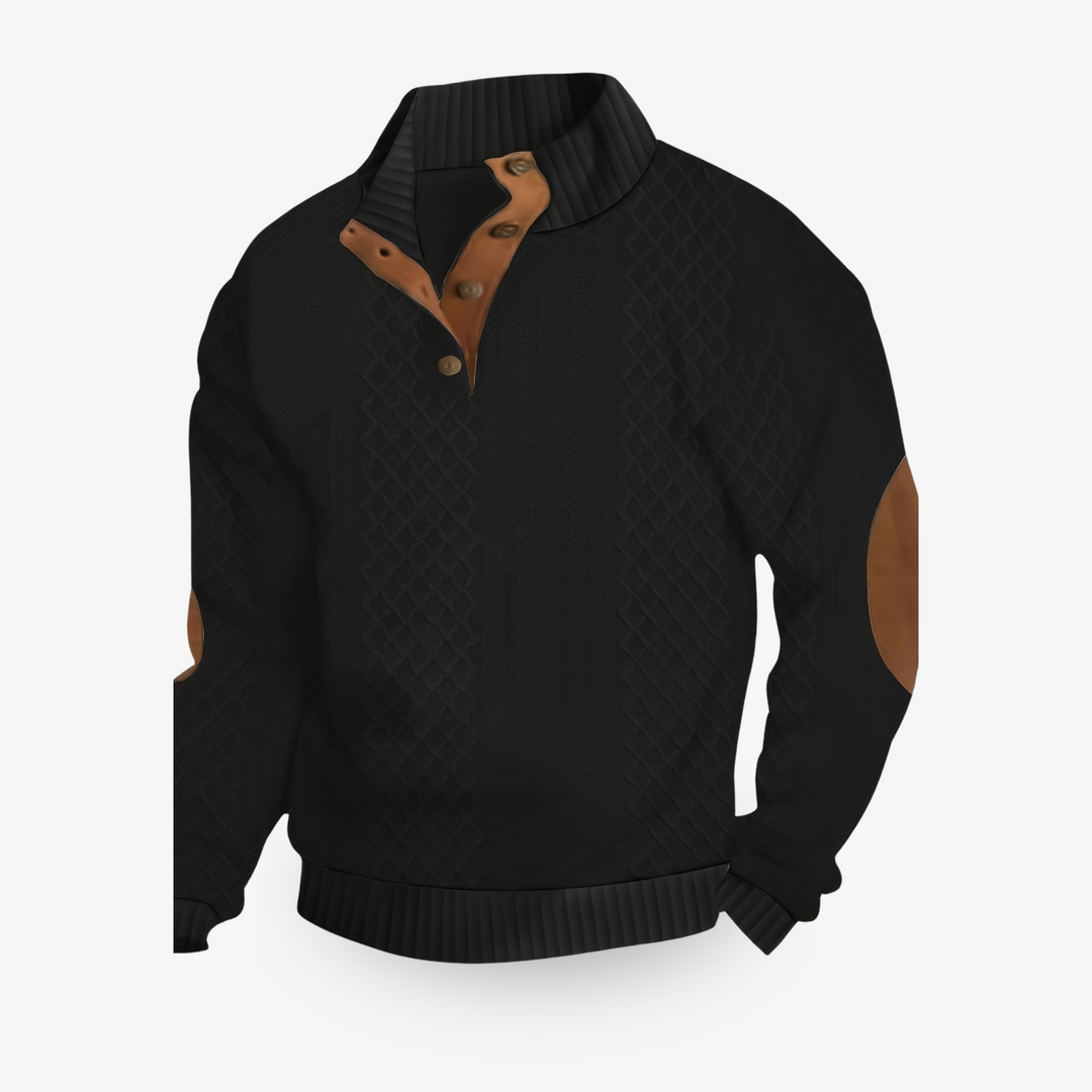 Man draagt stijlvolle Heren Winter Trui Evan in casual setting; perfecte winterkleding voor herfst en winter.