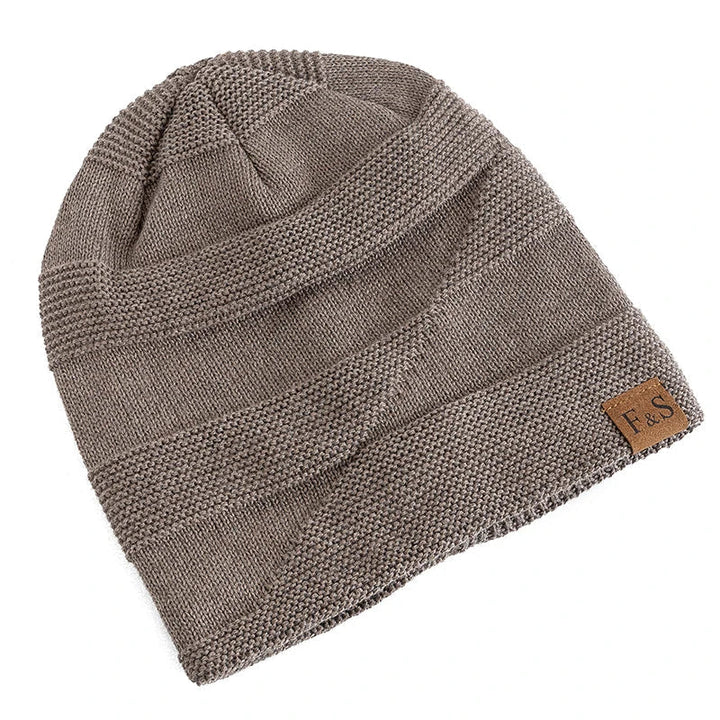 Zwarte heren wintermuts voor maximale warmte en comfort. Ideaal voor koude dagen, een essentieel winteraccessoire.