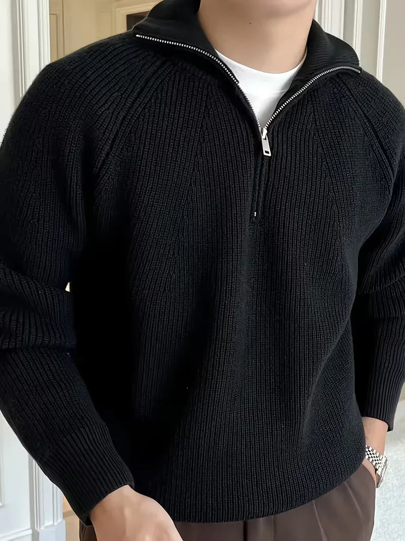 Slim-fit heren zip-up trui met ribbelstof, perfect voor een nette maar comfortabele outfit.