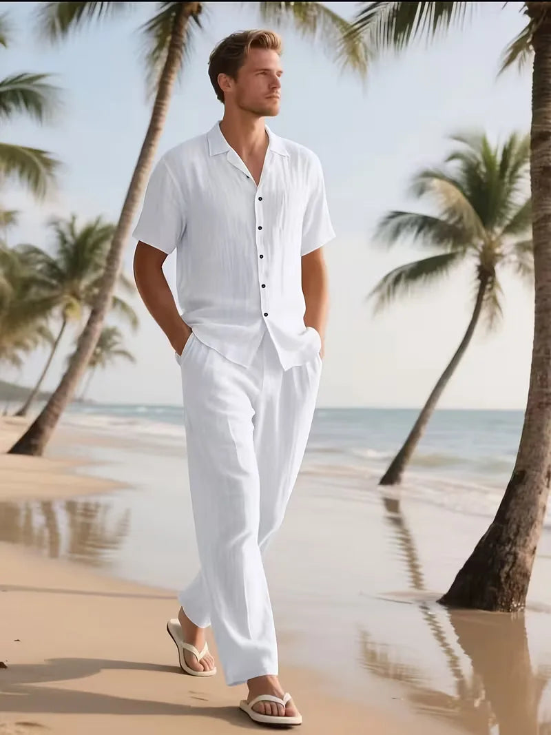 Comfortabele heren zomer kledingset in khaki, tweedelig met relaxed fit, perfect voor vakantie en vrije tijd.