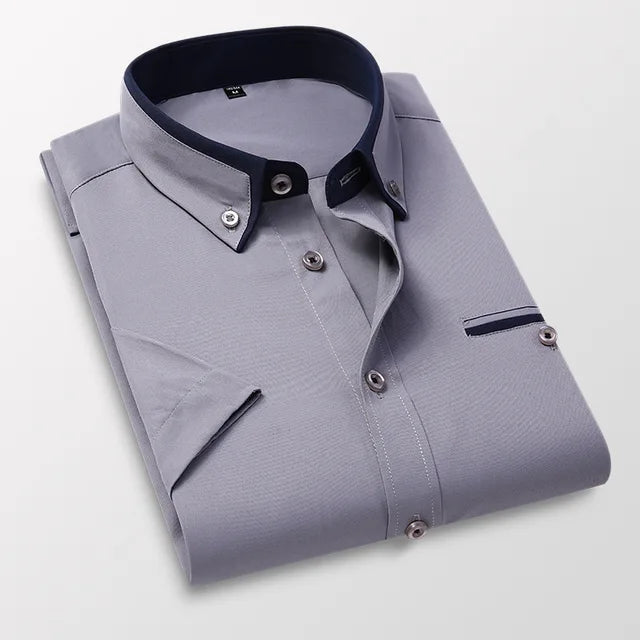 Comfortabel heren overhemd met korte mouwen, perfect voor warme zomerdagen. Ademende herenkleding.