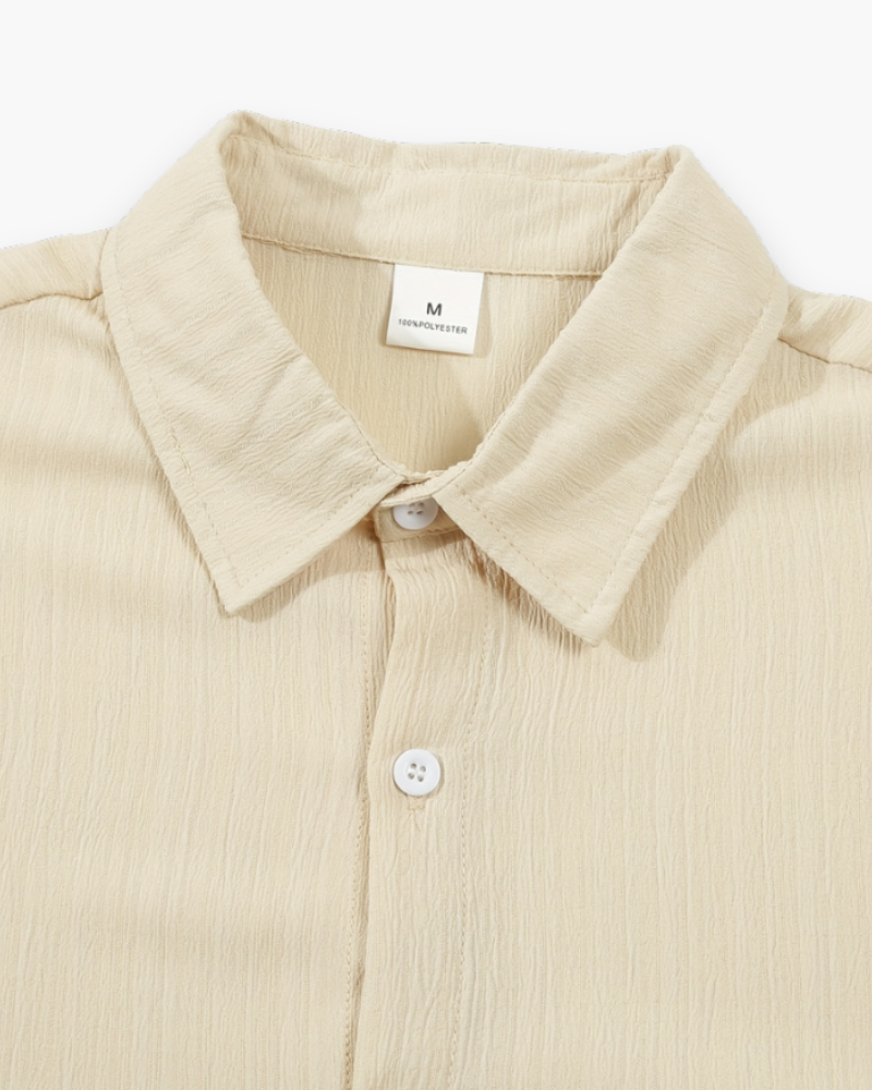 Complete heren zomer set: matchend shirt en korte broek voor moeiteloze stijl. Comfortabele heren mode.