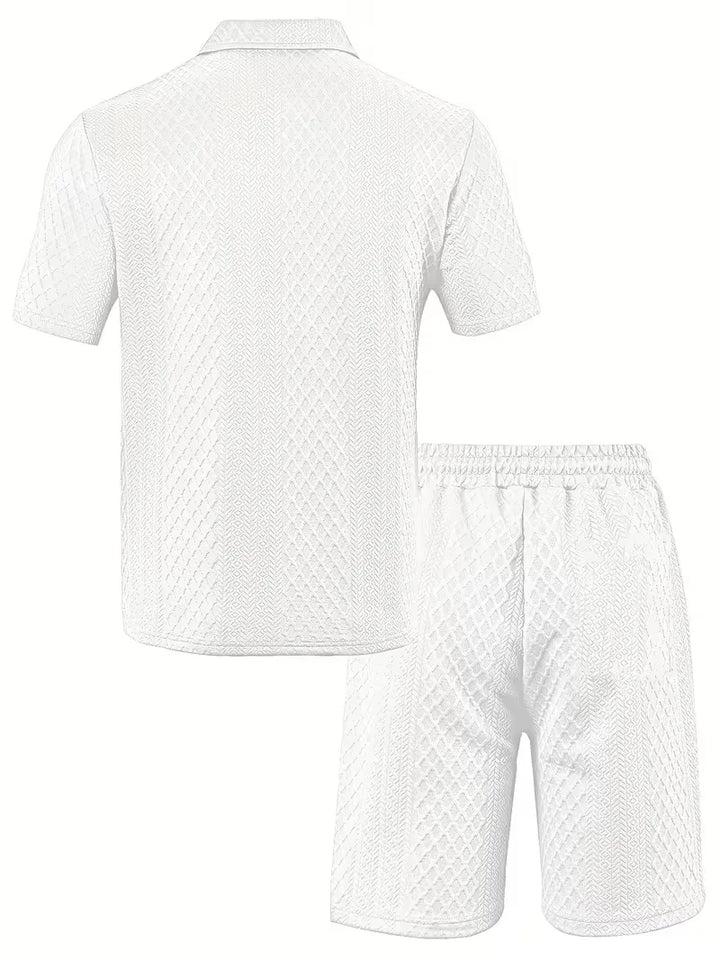 Casual zomer set voor heren: jacquard polo met diamant patroon en relaxte shorts.
