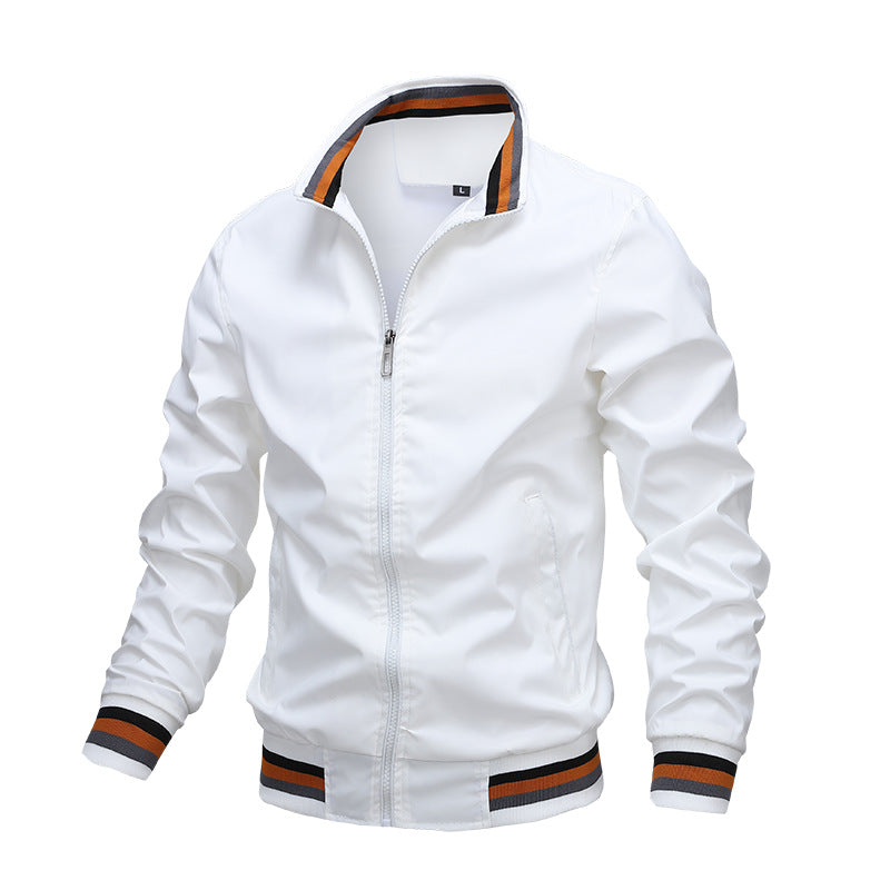 Modieus heren zomerjack in geel en zwart, comfortabel en sportief, perfect voor frisse zomeravonden.