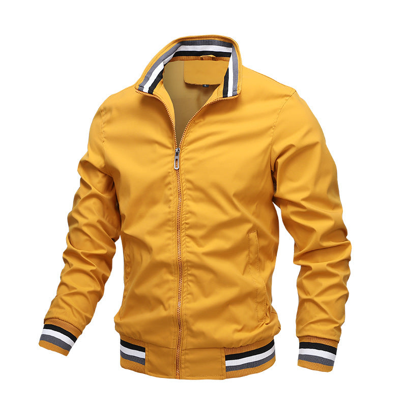 Herenjack in blauw met rits, casual en lichtgewicht, comfortabel voor de lente- en zomerdagen.