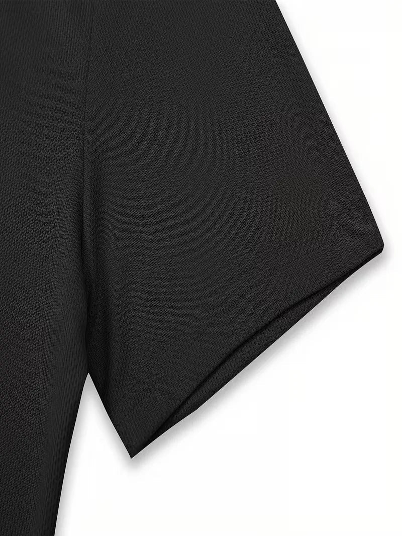 Lichtgewicht heren poloshortset, ideaal voor hete zomerdagen. Geschikt voor alle leeftijden.