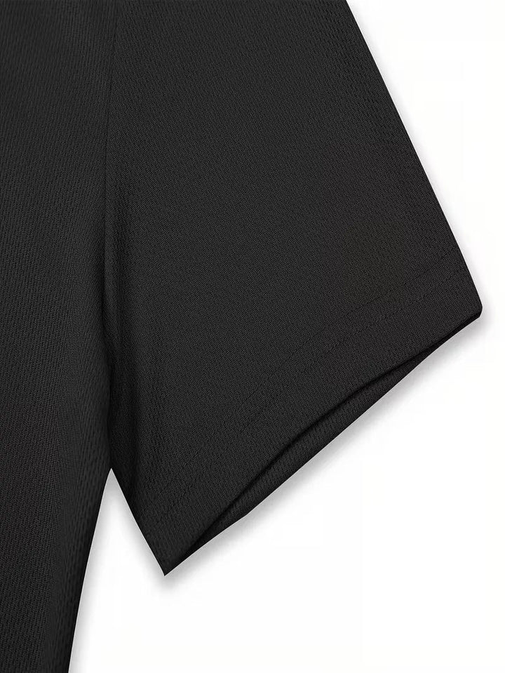 Lichtgewicht heren poloshortset, ideaal voor hete zomerdagen. Geschikt voor alle leeftijden.