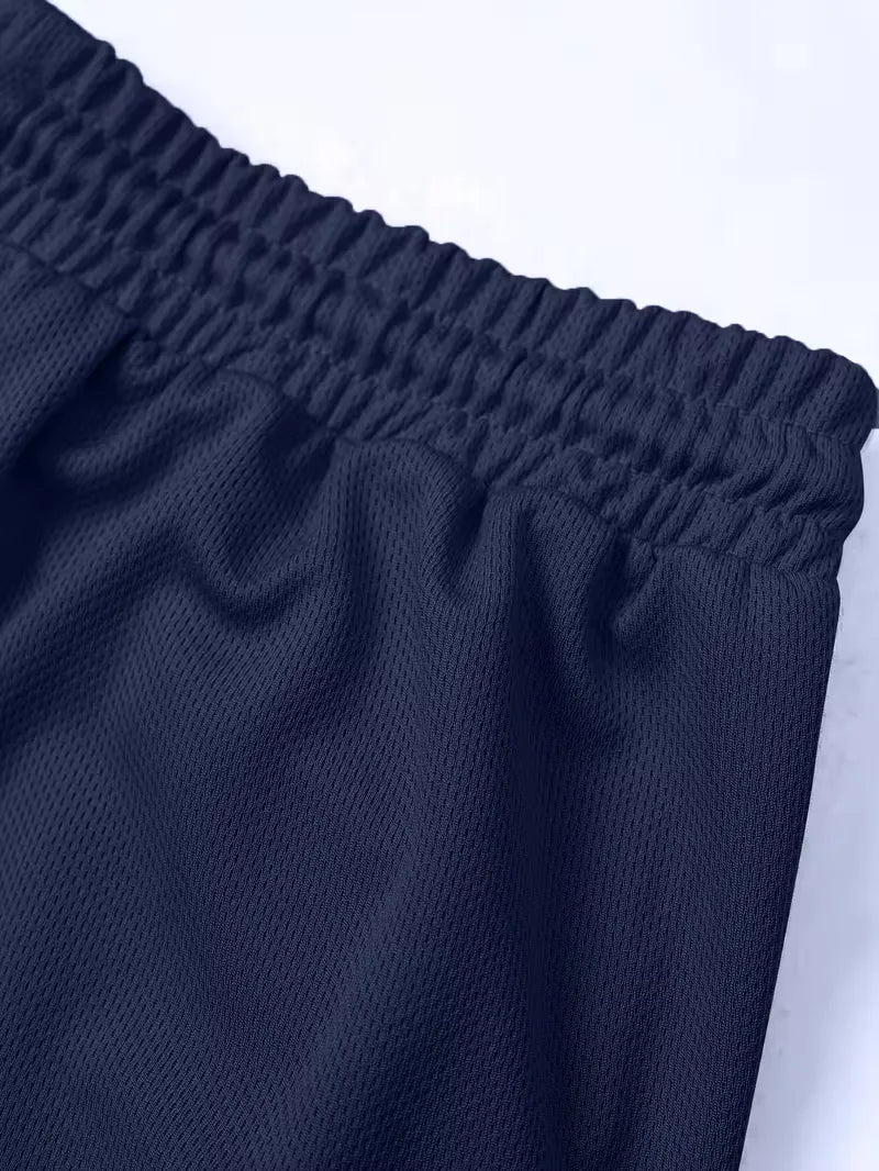 Veelzijdige heren zomerset: polo en shorts. Geschikt voor elke casual zomeractiviteit.