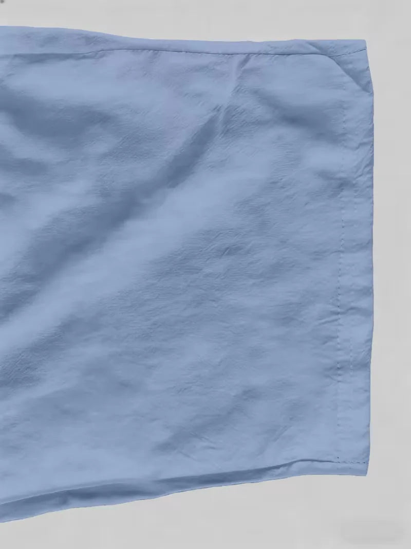 Heren zomerset voor een relaxte look: comfortabel V-hals shirt en straight leg broek.