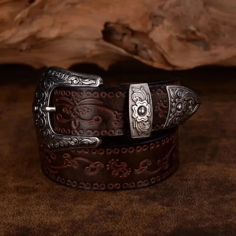 Herenriem in cowboystijl met prachtig gegraveerde zilverkleurige gesp, ideaal voor jeans.