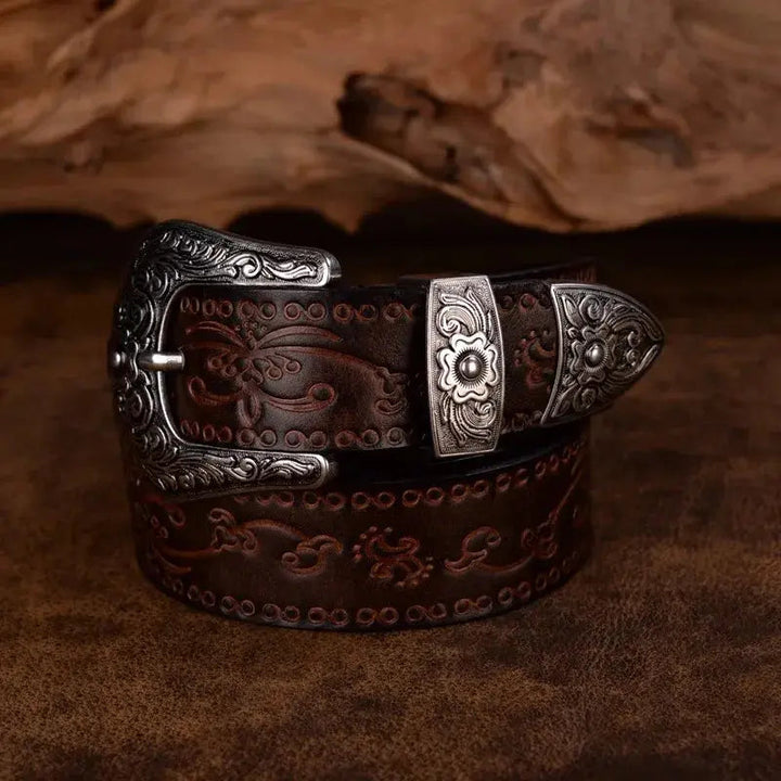 Herenriem in cowboystijl met prachtig gegraveerde zilverkleurige gesp, ideaal voor jeans.