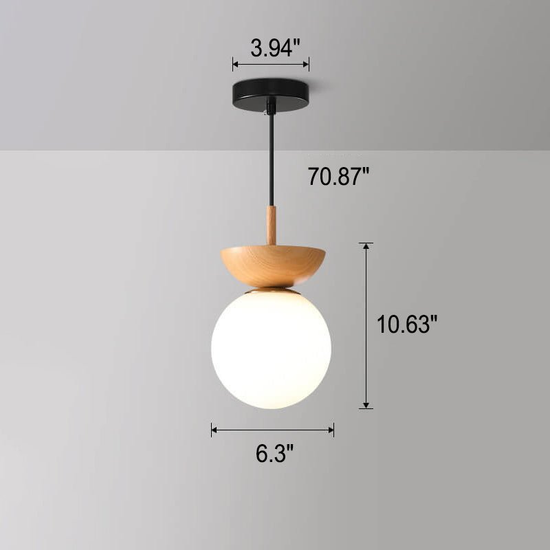 "Hikari plafondlamp met Japans design, natuurlijke houten afwerking en warme LED-verlichting, rond en minimalistisch."