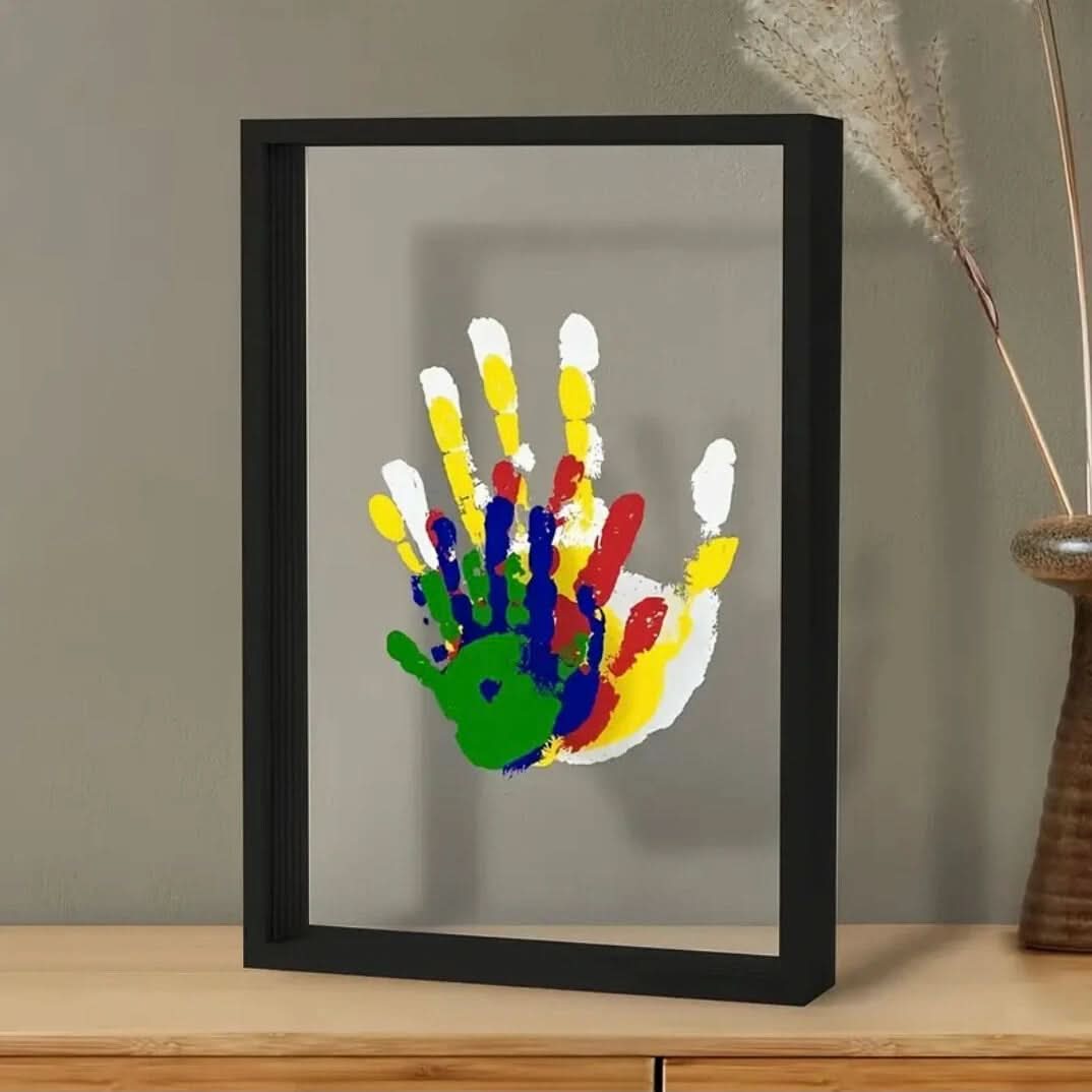 Unieke baby fotolijst van hout met ruimte voor handafdruk en voetafdruk, dierbare herinnering.