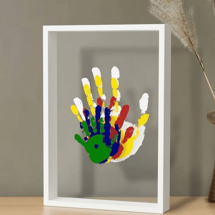 Kraamcadeau: houten lijst om baby handafdruk & voetafdruk in vast te leggen. Mooie kinderkamer decoratie.