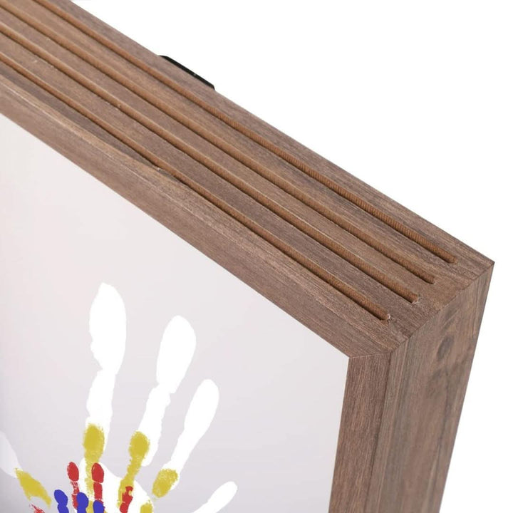 Houten herinneringslijst met afdrukken van babyhandje & voetje, een persoonlijk en uniek kraamcadeau.