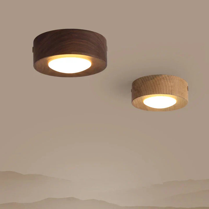 Houten plafondlamp met heldere LED spots; perfecte binnenverlichting voor woonkamer & slaapkamer.