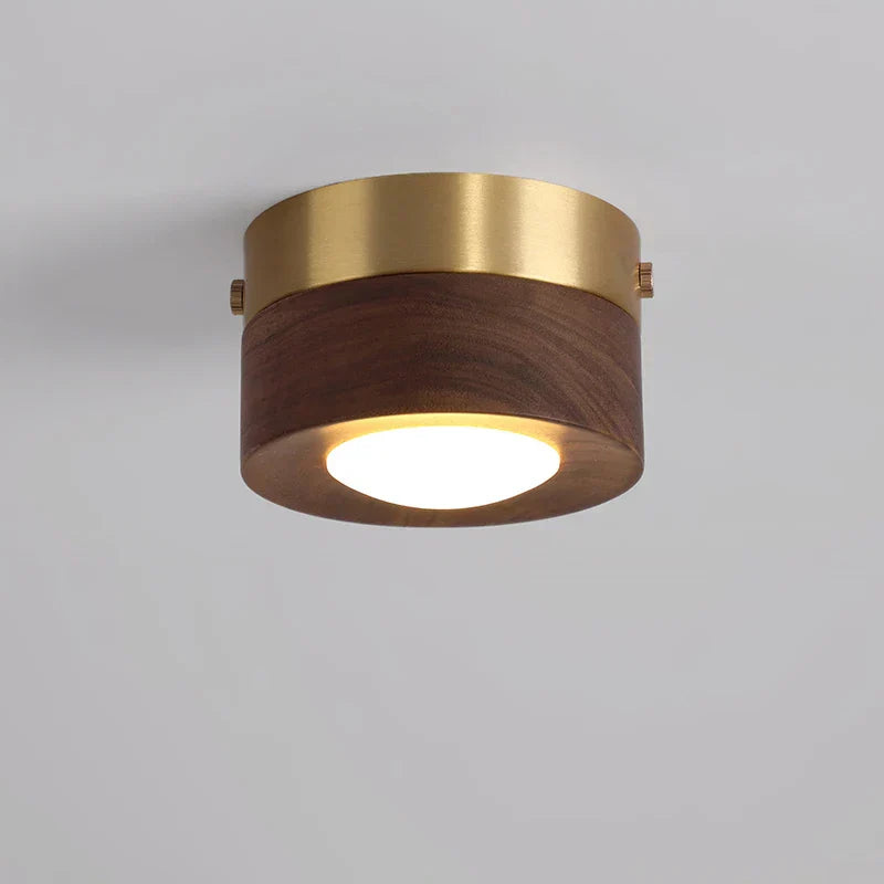 Elegante walnoothouten LED plafondlamp, energiezuinig en modern. Ideaal voor sfeervolle verlichting.