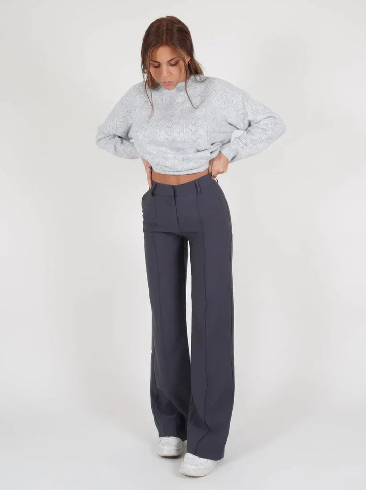 Hoymans dames slim fit pantalon met wijde pijpen, elegant voor zakelijke en casual gelegenheden.