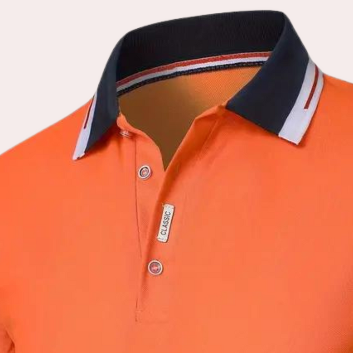 "Iconisch oranje herenpoloshirt, perfecte pasvorm, veelzijdig voor sportieve en casual gelegenheden"