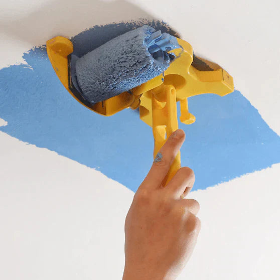 Innovatieve verfroller met zijgeleider voor strakke randen, ergonomisch handvat, ideaal voor precisie schilderwerk.