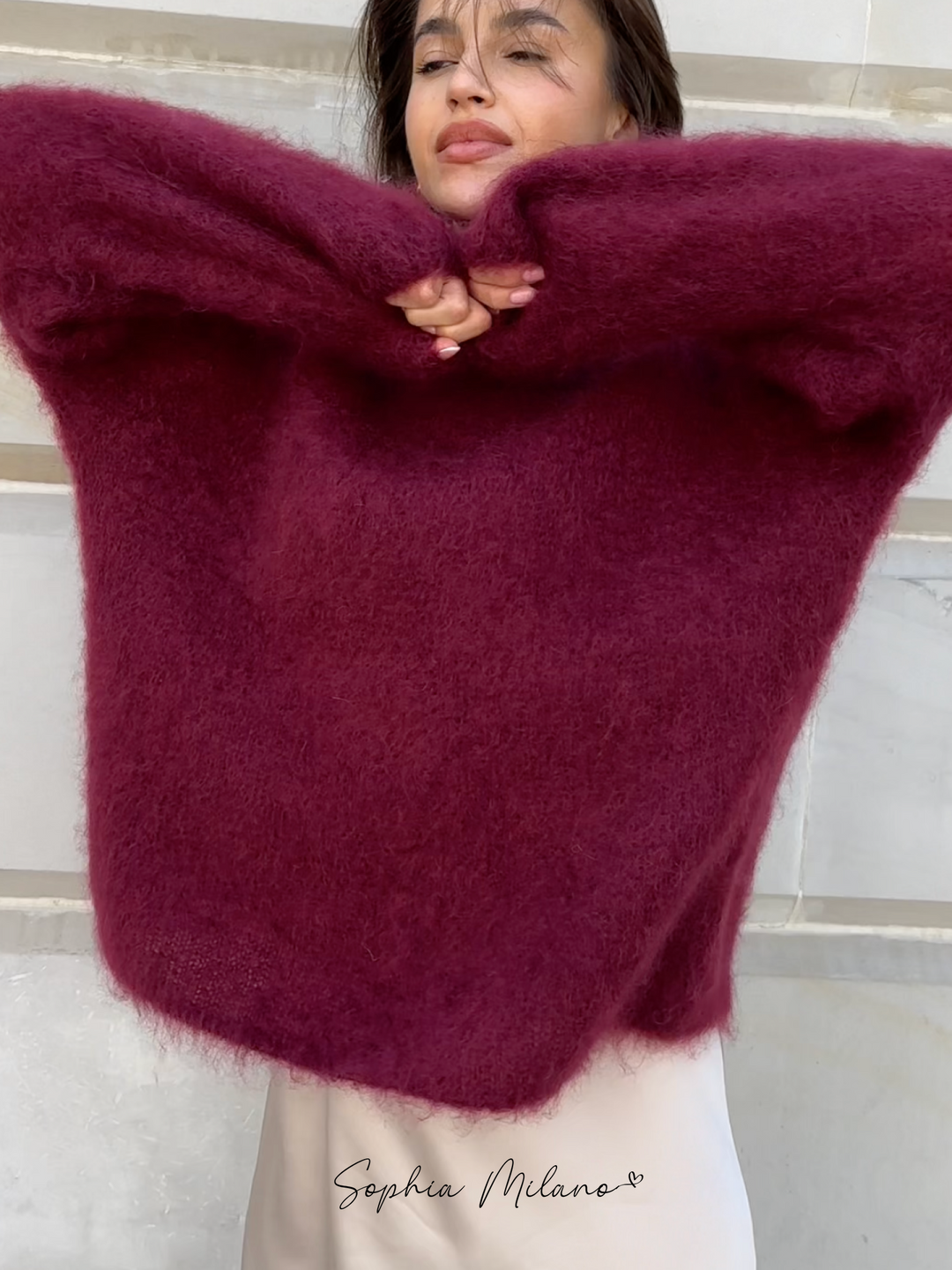 Ishara trui van voren, zachte crème kleur met ronde hals en aansluitende pasvorm, ideaal voor casual en formele gelegenheden.