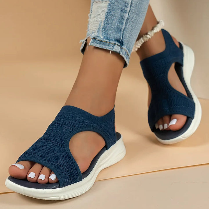 Comfortabele Joline orthopedische sandalen voor dames, lichtgewicht en perfect voor zomerse wandelingen.