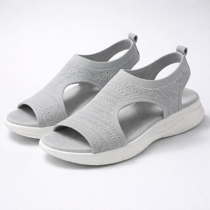 Lichtgewicht Joline slip-on orthopedische sandalen voor dames, comfortabel en ideaal voor strand of casual.