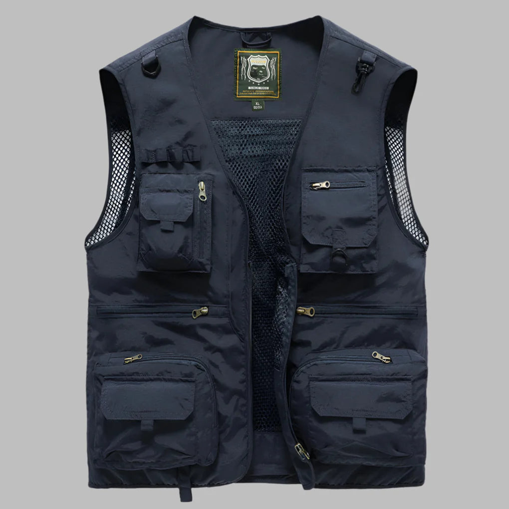 Rood heren vrijetijdsvest, comfortabel en waterafstotend, perfect voor reizen of outdoor activiteiten.