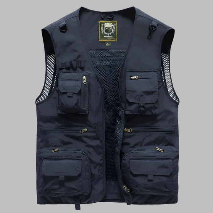 Rood heren vrijetijdsvest, comfortabel en waterafstotend, perfect voor reizen of outdoor activiteiten.