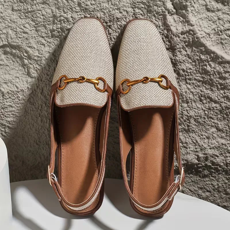 Veelzijdige khaki dames platte sandaal met vierkante neus en metallic gesp; ideaal voor zomerse dagen.