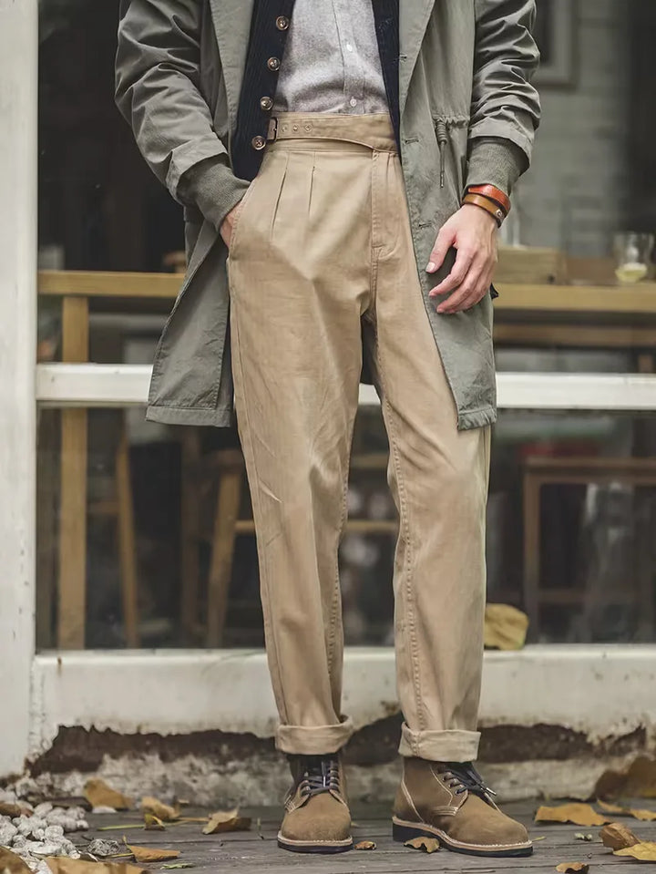 Comfortabele heren khaki broek van katoen; hoge taille, straight leg, perfect voor herfstmode.