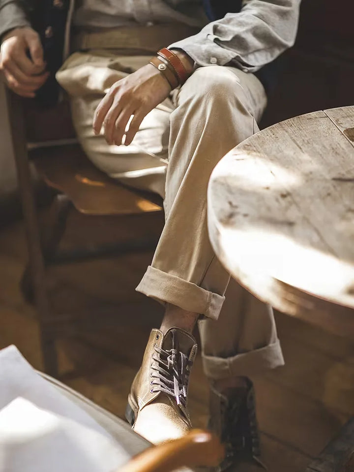 Casual heren khaki pantalon; comfortabel katoen, hoge taille en straight leg voor dagelijks gebruik.