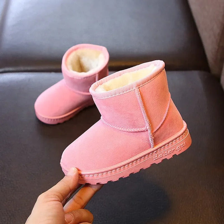 Warme Boston Mini kinderlaarzen met zachte voering voor comfortabele winterdagen.