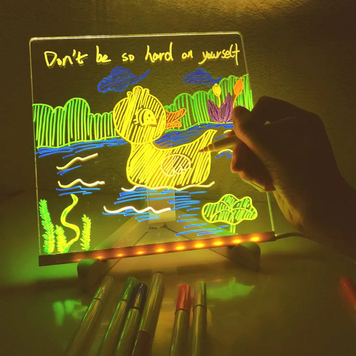 Interactief educatief tekenbord voor kinderen met LED-verlichting; stimuleert creativiteit en leren.