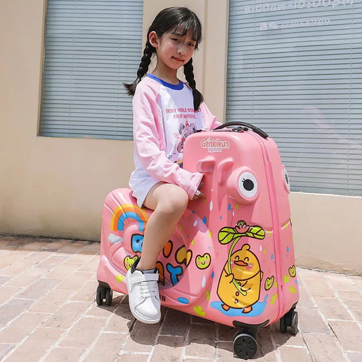 De Naples kinderzitkoffer met scooter; de ultieme reiskoffer en speelgoed in één.