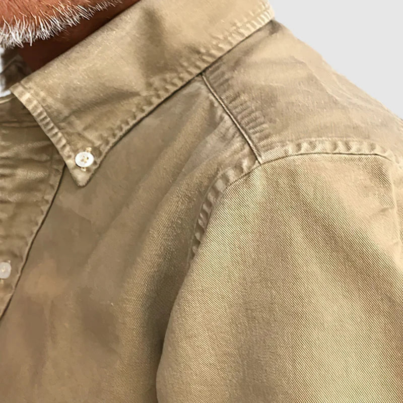 Klassiek herenoverhemd met lange mouwen in oranje, een unieke toevoeging aan comfortabele herenkleding.